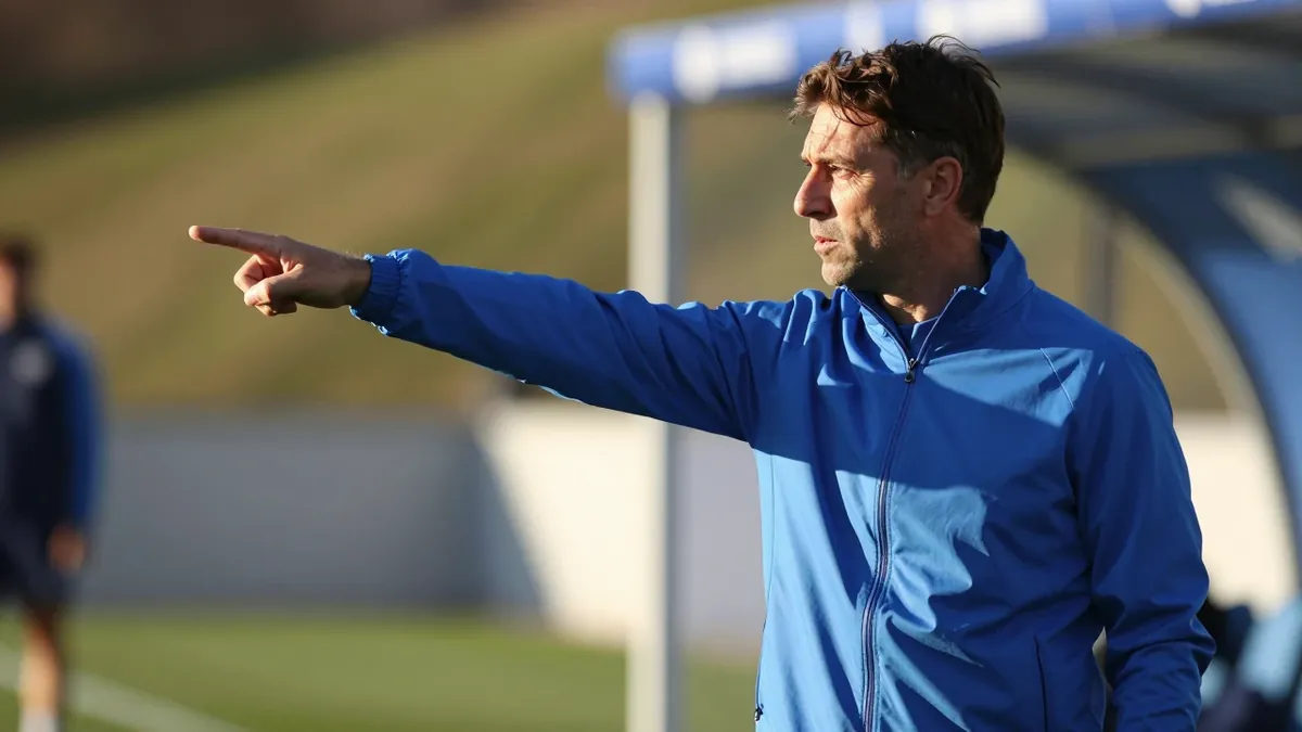 Colchester United boss Danny Cowley says his side must be at their best to face newly-promoted Rochdale, who he believes...